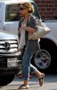 IMG/jpg/sarah-michelle-gellar-leaving-a-studio-los-angeles-july-14-2011-papa (...)