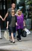 IMG/jpg/sarah-michelle-gellar-new-york-city-shopping-with-mother-hq-11-1500. (...)