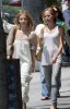 IMG/jpg/sarah-michelle-gellar-out-about-west-hollywood-july-30-2010-paparazz (...)