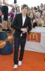 IMG/jpg/zac-efron-2007-kids-choice-awards-australia-gq-05.jpg