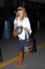 IMG/jpg/sarah-michelle-gellar-arrives-LAX-airport-hq-06-1500.jpg