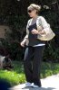 IMG/jpg/sarah-michelle-gellar-mom-dog-july-3-2009-paparazzi-hq-07.jpg