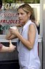 IMG/jpg/sarah-michelle-gellar-veronika-decides-to-die-movie-on-the-set-june- (...)