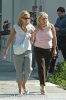 IMG/jpg/sarah-michelle-gellar-coffee-newstand-with-mother-paparazzi-hq-06-15 (...)