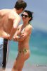 IMG/jpg/alyson-hannigan-alexis-denisof-bikini-hawaii-paparazzi-hq-03-1500.jp (...)