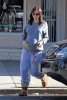 IMG/jpg/alyson-hannigan-buying-magazines-paparazzi-january-29-2009-hq-02.jpg (...)