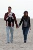 IMG/jpg/alyson-hannigan-family-venice-beach-january-1-2010-hq-05.jpg