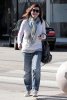 IMG/jpg/alyson-hannigan-out-and-about-west-hollywood-august-17-2010-paparazz (...)