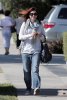 IMG/jpg/alyson-hannigan-out-and-about-west-hollywood-august-17-2010-paparazz (...)