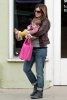 IMG/jpg/alyson-hannigan-satyana-santa-monica-store-november-12-2009-paparazz (...)