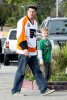 IMG/jpg/david-boreanaz-father-son-january-19-2010-paparazzi-mq-01.jpg