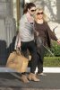 IMG/jpg/michelle-trachteberg-shopping-at-the-grove-september-29-2010-paparaz (...)