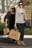 IMG/jpg/michelle-trachteberg-shopping-at-the-grove-september-29-2010-paparaz (...)