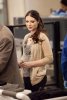 IMG/jpg/michelle-trachtenberg-lax-airport-january-12-2010-paparazzi-hq-06.jp (...)