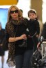 IMG/jpg/sarah-michelle-gellar-charlotte-lax-airport-march-4-2011-paparazzi-g (...)