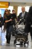 IMG/jpg/sarah-michelle-gellar-charlotte-lax-airport-march-4-2011-paparazzi-g (...)