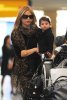 IMG/jpg/sarah-michelle-gellar-charlotte-lax-airport-march-4-2011-paparazzi-g (...)