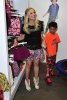 IMG/jpg/sarah-michelle-gellar-crazy-8-back-to-school-must-haves-showcase-08. (...)