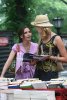 IMG/jpg/sarah-michelle-gellar-girls-guide-fishing-hunting-movie-on-the-set-h (...)