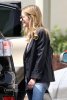 IMG/jpg/sarah-michelle-gellar-leaving-brentwood-paparazzi-april-2-2010-hq-07 (...)