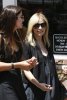 IMG/jpg/sarah-michelle-gellar-lunch-at-shutters-with-friend-july-19-2009-pap (...)