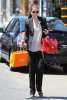 IMG/jpg/sarah-michelle-gellar-michelle-trachtenberg-shopping-eggy-august-25- (...)