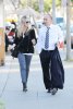IMG/jpg/sarah-michelle-gellar-off-for-lunch-tavern-with-friend-paparazzi-mq- (...)