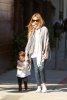 IMG/jpg/sarah-michelle-gellar-out-and-about-brentwood-january-30-2011-papara (...)