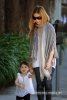 IMG/jpg/sarah-michelle-gellar-out-and-about-brentwood-january-30-2011-papara (...)