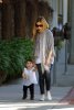 IMG/jpg/sarah-michelle-gellar-out-and-about-brentwood-january-30-2011-papara (...)