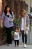 IMG/jpg/sarah-michelle-gellar-out-and-about-brentwood-january-30-2011-papara (...)