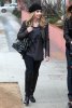 IMG/jpg/sarah-michelle-gellar-santa-monica-february-24-2010-paparazzi-mq-04. (...)