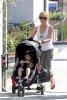 IMG/jpg/sarah-michelle-gellar-sunny-stroll-los-angeles-july-10-2011-paparazz (...)