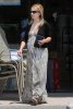 IMG/jpg/sarah-michelle-gellar-taking-tyson-to-the-vet-july-30-2009-paparazzi (...)