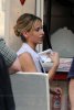 IMG/jpg/sarah-michelle-gellar-veronika-decides-to-die-movie-on-the-set-june- (...)