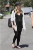 IMG/jpg/sarah-michelle-gellar-visiting-friend-in-the-valley-july-31-2009-pap (...)