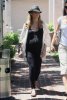 IMG/jpg/sarah-michelle-gellar-visiting-friend-in-the-valley-july-31-2009-pap (...)