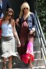 IMG/jpg/sarah-michelle-gellar-with-friend-w-hotel-august-21-2009-paparazzi-g (...)