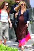 IMG/jpg/sarah-michelle-gellar-with-friend-w-hotel-august-21-2009-paparazzi-g (...)