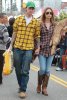 IMG/jpg/summer-glau-farmers-market-los-angeles-paparazzi-gq-05.jpg