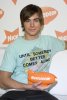 IMG/jpg/zac-efron-2007-kids-choice-awards-australia-gq-04.jpg