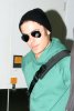 IMG/jpg/zac-efron-arriving-sydney-airport-paparazzi-gq-01.jpg