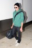 IMG/jpg/zac-efron-arriving-sydney-airport-paparazzi-gq-06.jpg