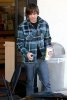IMG/jpg/zac-efron-robek-juice-in-hollywood-paparazzi-gq-03.jpg