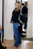 IMG/jpg/julie-benz-robertson-boulevard-los-angeles-shopping-paparazzi-gq-10. (...)