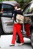 IMG/jpg/rachel-bilson-erewhon-natural-food-store-april-13-2009-paparazzi-gq- (...)