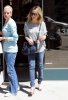 IMG/jpg/sarah-michelle-gellar-leaving-anastasia-salon-beverly-hills-april-6- (...)