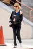 IMG/jpg/sarah-michelle-gellar-leaving-pilates-class-april-12-2009-paparazzi- (...)