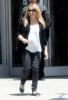 IMG/jpg/sarah-michelle-gellar-out-for-lunch-brentwood-paparazzi-mq-23.jpg