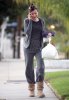 IMG/jpg/alyson-hannigan-out-and-about-santa-monica-october-20-2008-paparazzi (...)